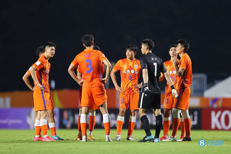最终多特0-2斯图加特遭淘汰。